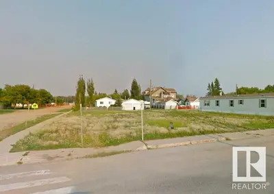 Interior photo 2 of 4909 50 ST