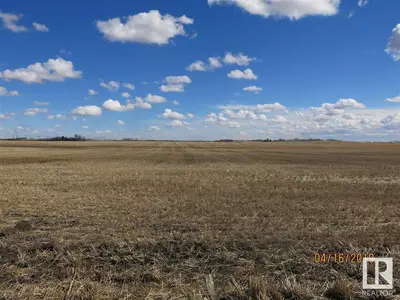 Interior photo 1 of Southeast Twp 560 RR 252