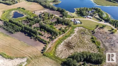 Interior photo 1 of 1730 ELLERSLIE RD SW