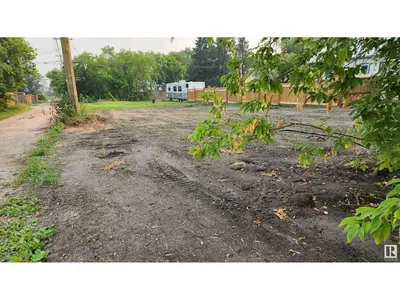 Interior photo 2 of 5113 52 AV