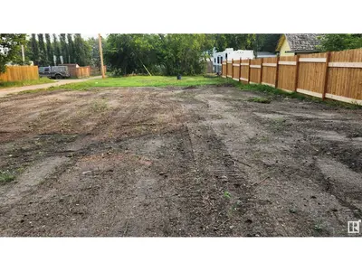 Interior photo 1 of 5113 52 AV