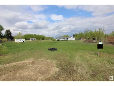 Interior photo 1 of 204 57328 Range Road 30