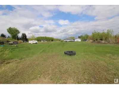 Interior photo 2 of 204 57328 Range Road 30