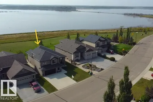 3704 Lakeshore DR, Bonnyville Town - $588,000