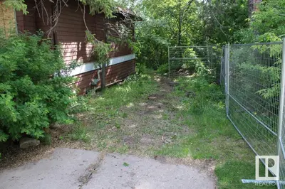 Interior photo 2 of 9109 98 ST NW NW