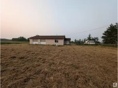 Interior photo 3 of 45514A Twp Rd 593A