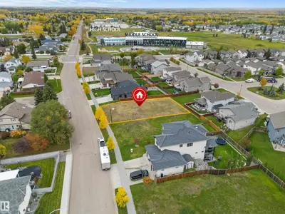 Interior photo 2 of 4113 43 Street