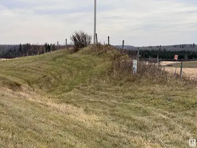 Interior photo 3 of SW-28-53-6- W5