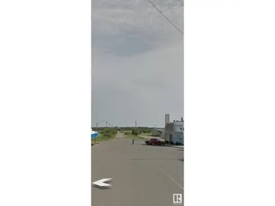 Interior photo 2 of 5028 50 AV