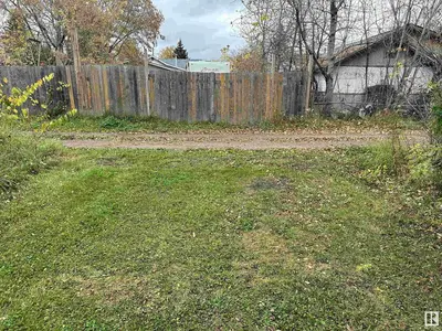 Interior photo 4 of 5107 51 ST