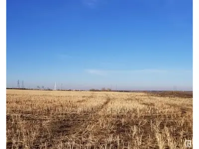 Interior photo 3 of 4-24-50-6- NW