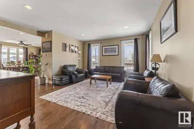 Interior photo 3 of 4929 58 AV