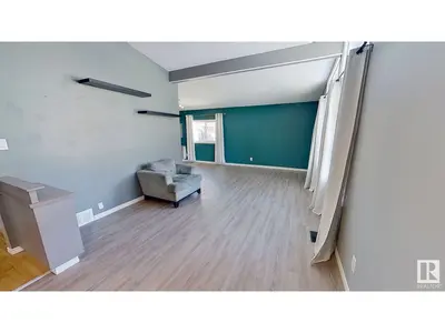 Interior photo 1 of 12 IVY CR