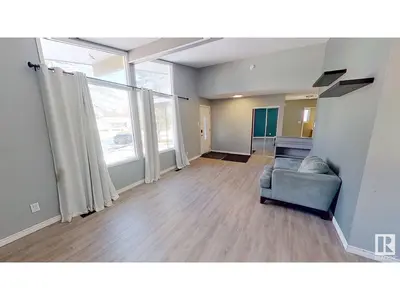 Interior photo 2 of 12 IVY CR