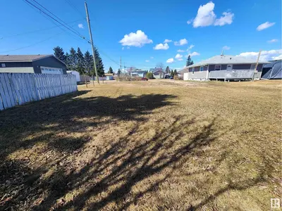 Interior photo 2 of 5007 58 ST