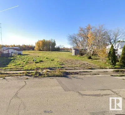 Interior photo 1 of 5013 50 AV