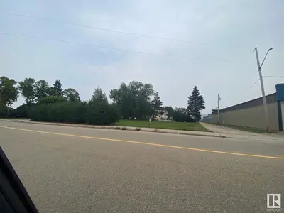 Interior photo 1 of 4019 47 ST