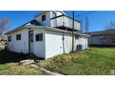 Interior photo 1 of 5012 51 ST