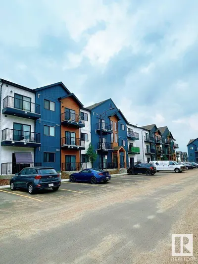 Interior photo 1 of #202 860 SECORD BV NW