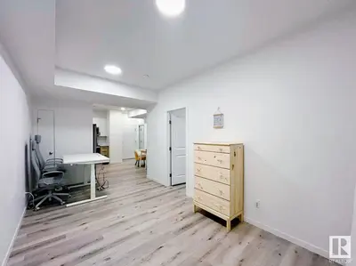 Interior photo 4 of #202 860 SECORD BV NW