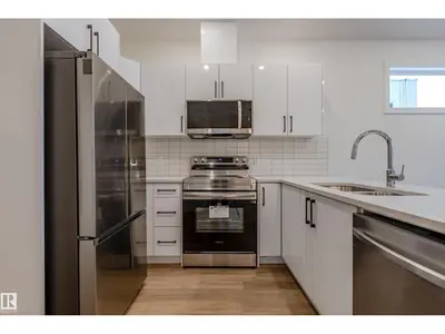 Interior photo 3 of 4921 50 AV