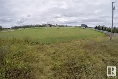 Interior photo 3 of 204 61305 Rg Rd 455