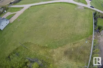 Interior photo 1 of 204 61305 Rg Rd 455