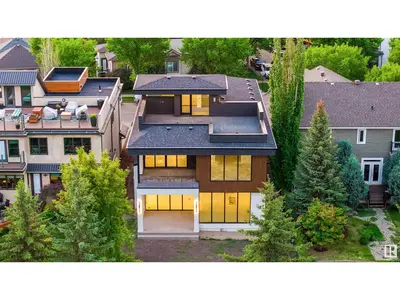 Interior photo 3 of 8807 99 AV NW