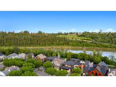 Interior photo 4 of 8807 99 AV NW