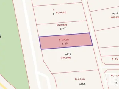 Interior photo 1 of 8715 SASKATCHEWAN DR NW