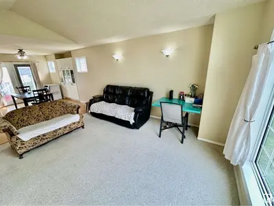 Interior photo 3 of 5834 46 AV