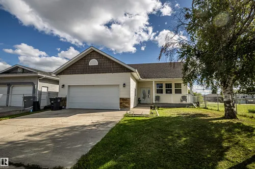 5133 49 Ave, St. Paul Town - $309,900