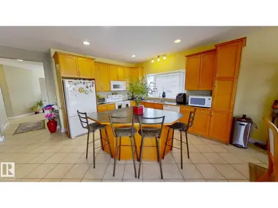 Interior photo 3 of 1604 BLACKMORE CO SW