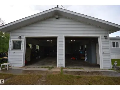 Interior photo 4 of 65001 Rge Rd 474