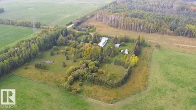 Interior photo 2 of 65001 Rge Rd 474