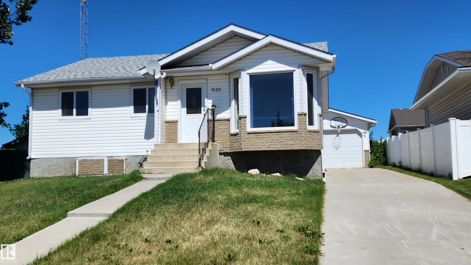 5122 59 AV, Elk Point - 5 bedroom Detached Single Family for sale