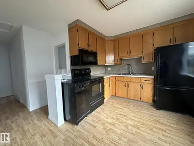 Interior photo 1 of 4505 52 ST