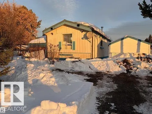 4530 Maria Close East, Smoky Lake Town - $125,000