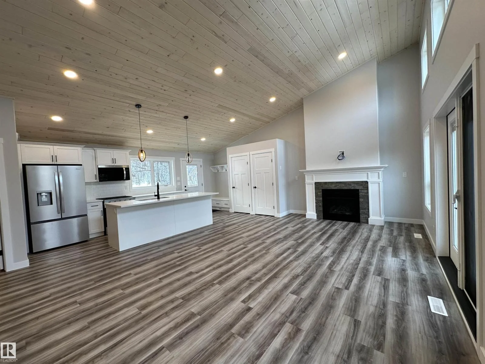 17 HILLSIDE CR, Rural Lac Ste. Anne County - 3 bedroom Detached Single Family for sale