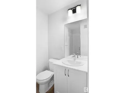 Interior photo 4 of 627 176 AV NE