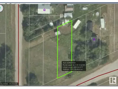 Interior photo 2 of 5010 50 AV