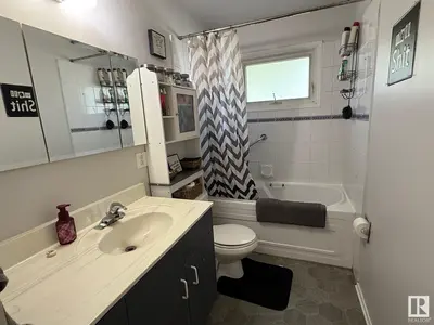 Interior photo 3 of 4817 42 ST