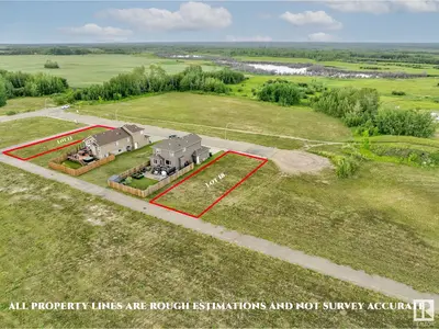 Interior photo 3 of 5015 55 ave