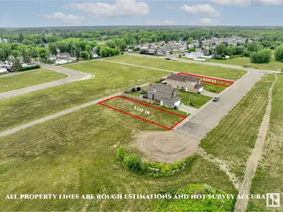 Interior photo 4 of 5015 55 ave