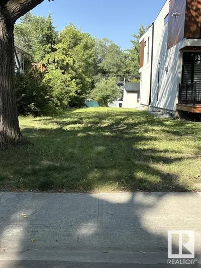 Interior photo 1 of 9230 117 ST NW NW