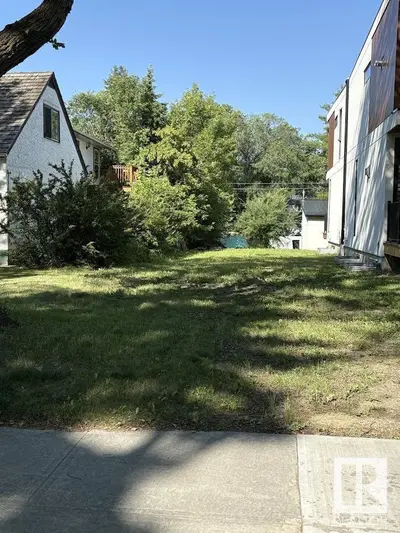 Interior photo 2 of 9230 117 ST NW NW