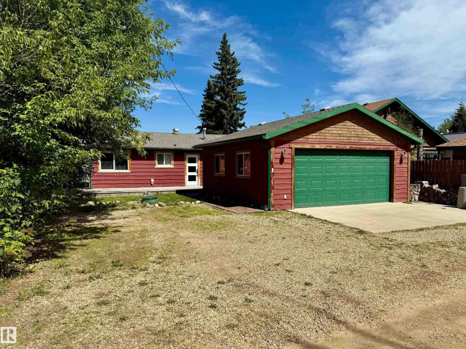 8 Lake AV, Rural Wetaskiwin County - 3 bedroom Detached Single Family for sale