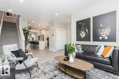 Interior photo 3 of 703 Cambrian BV