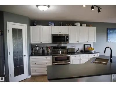 Interior photo 4 of 9221 91 Avenue