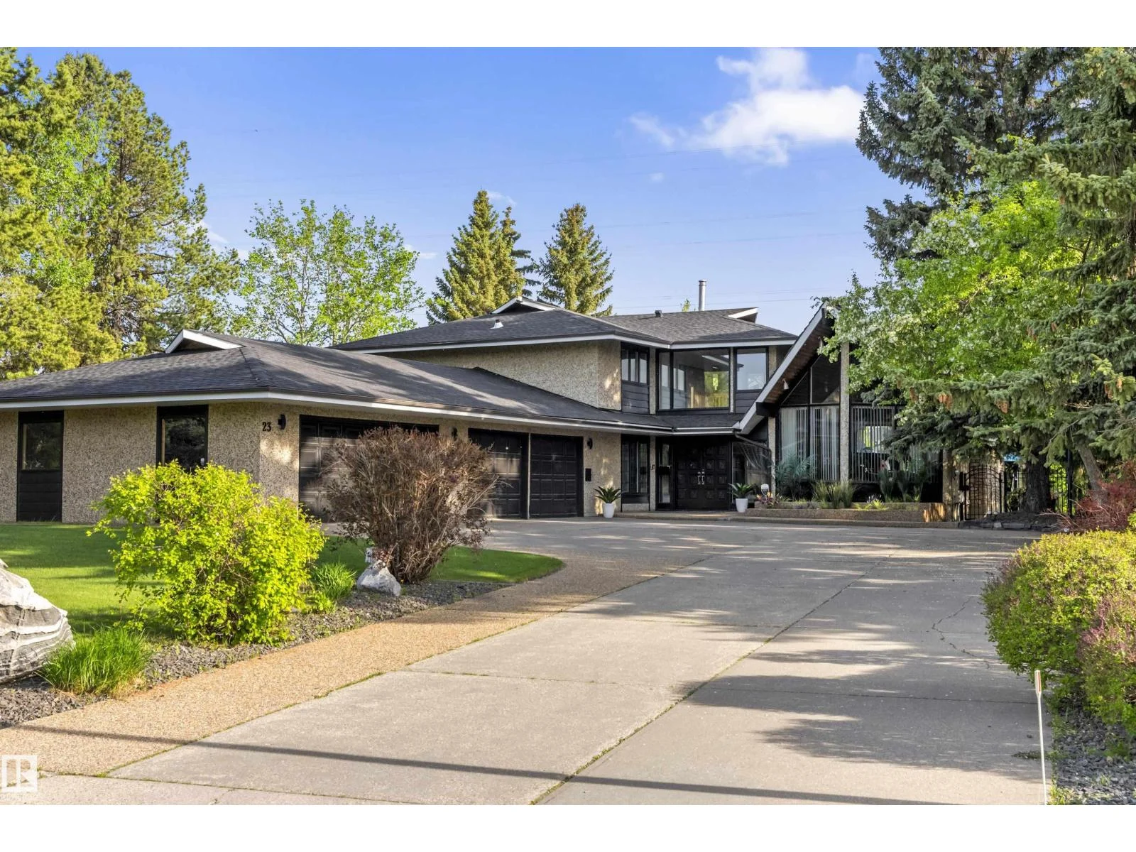 23 WESTBROOK DR NW, Edmonton - 6 bedroom Detached Single Family for sale